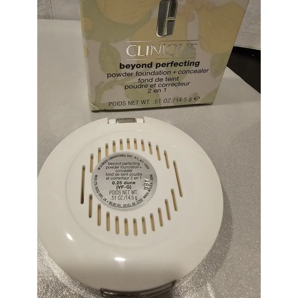 0.25 DUNE (VF-G) Clinique Beyond Perfecting Powder Foundation+Concealer